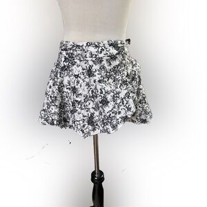 Caroline Constas Wrap Mini Black White Ruffle Skirt, Size XS‎
